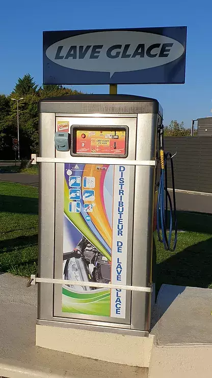 distributeur lave glace